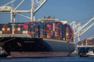 Turkey bars Israeli ships and flights from its territory