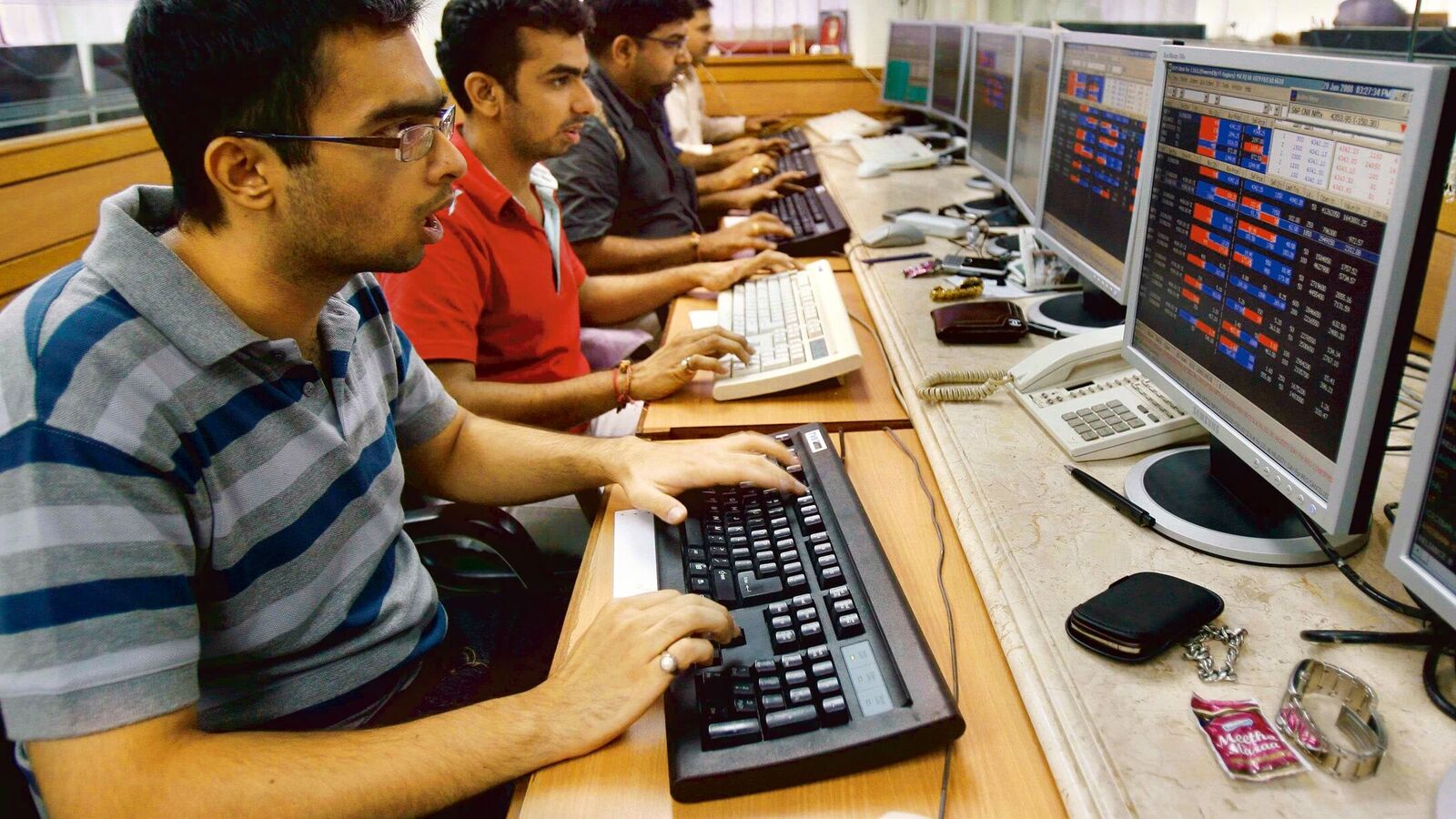 Top Gainers & Losers on August 28: Adani Total Gas, Olectra Greentech, IndiGo, MCX among top losers today