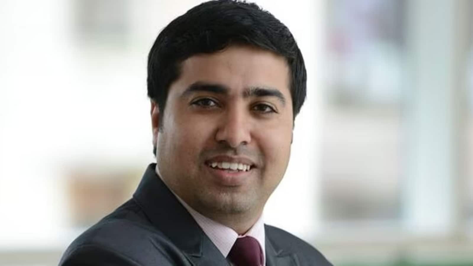 Shares to buy or sell: Chandan Taparia recommends three stocks to buy and sell today