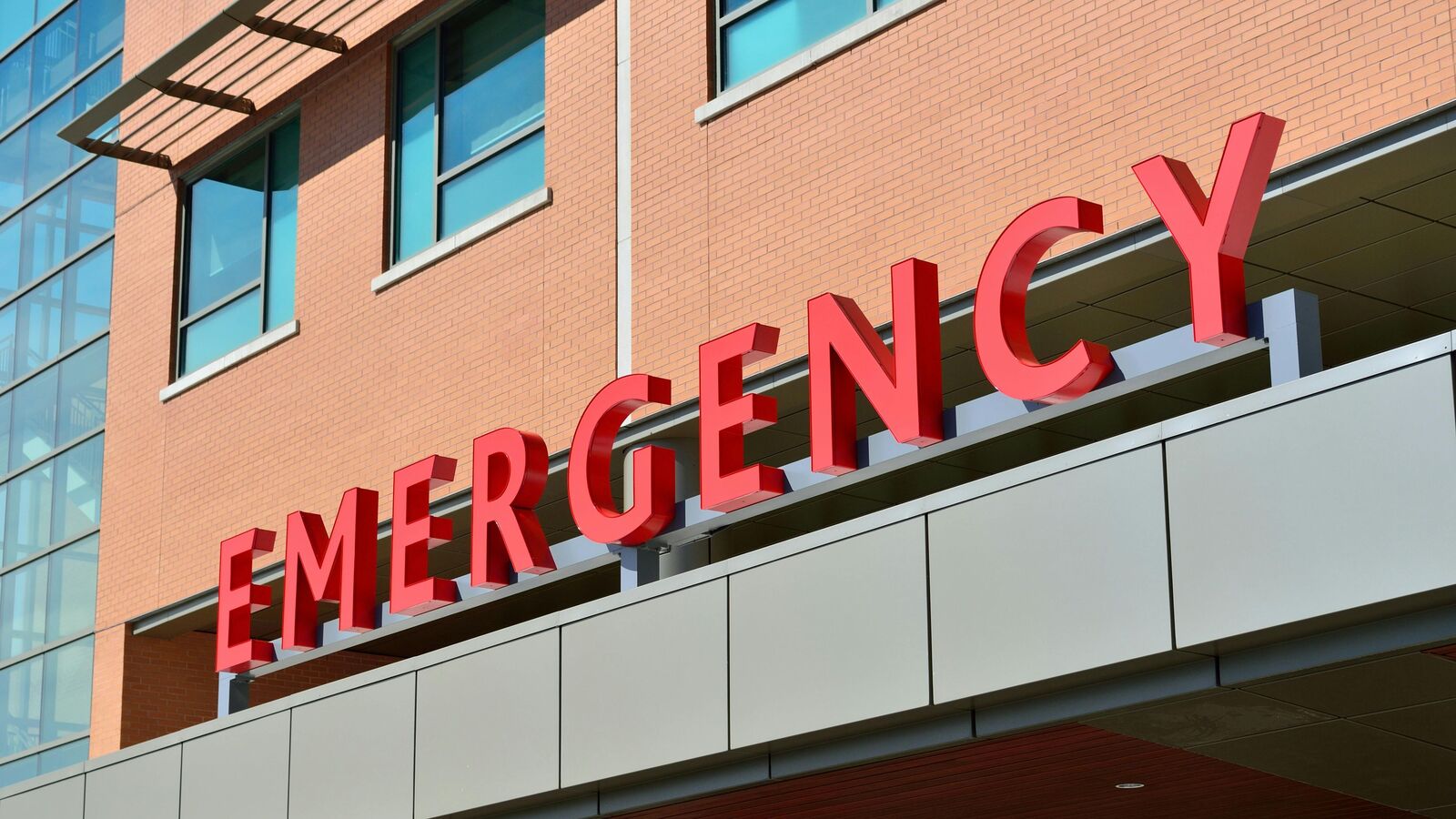 As hospitals & insurers fight over cashless claims, here's how to stay protected