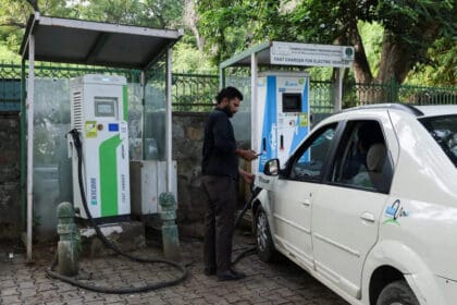 Auto Inc sounds the horn against higher slab on premium EVs