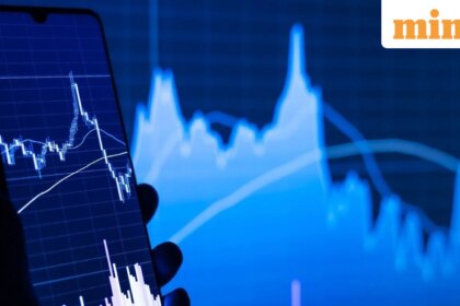 Seshaasai Technologies' IPO is set for a healthy debut on September 30, with a GMP of  <span class='webrupee'>₹</span>41 indicating a potential listing price of  <span class='webrupee'>₹</span>464. The IPO was oversubscribed 69.64 times, raising  <span class='webrupee'>₹</span>813.07 crore for expansion and debt repayment.